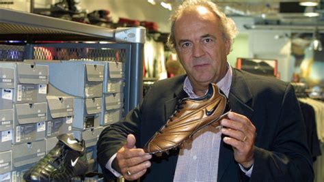 cees van nieuwenhuizen nike|FIFA.